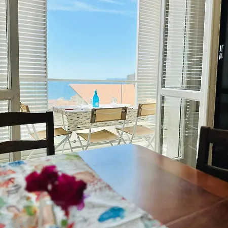 Apartment Hostdomus - Sea View
