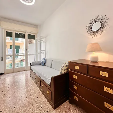 Apartment Hostdomus - Sea View Finale Ligure