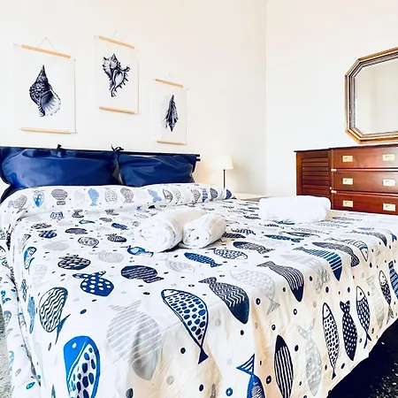Hostdomus - Sea View Apartment *