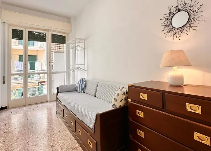 Apartment Hostdomus - Sea View Finale Ligure